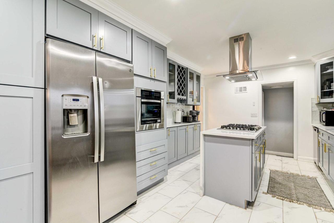 Holiday home Luxurious - Walk To Golf And Park! *